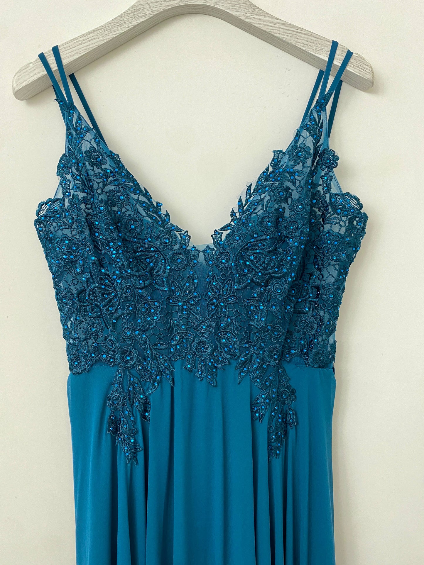 Langes Abendkleid mit Spitze und Riemen R1854