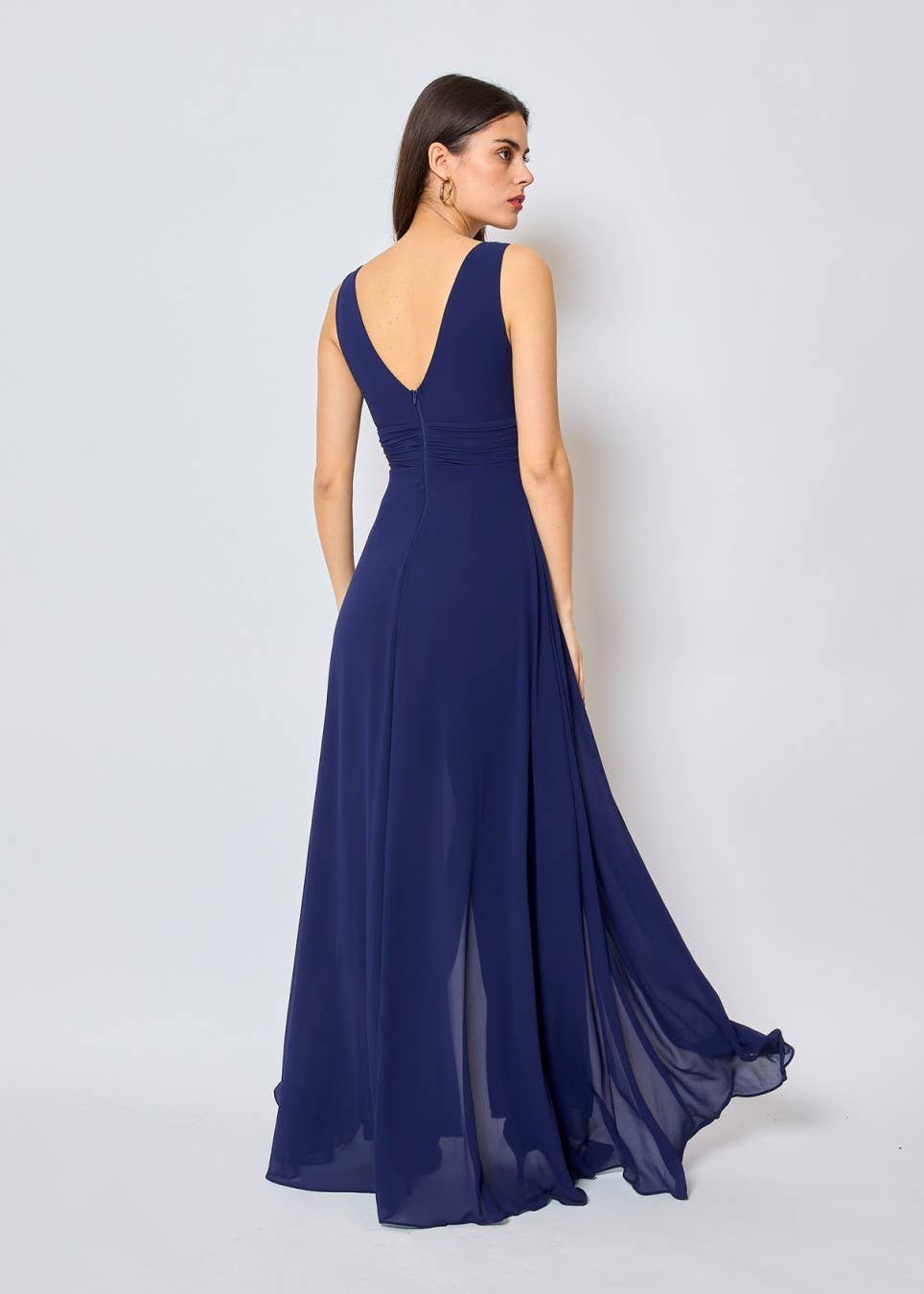 R1451 - Jumpsuitkleid mit tiefem V-Ausschnitt