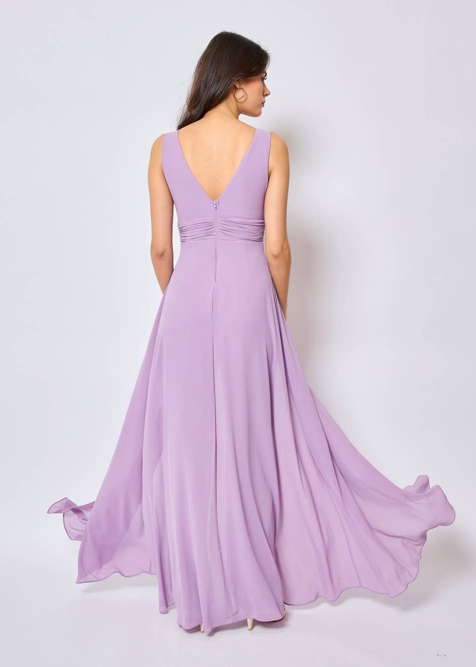 R1451 - Jumpsuitkleid mit tiefem V-Ausschnitt