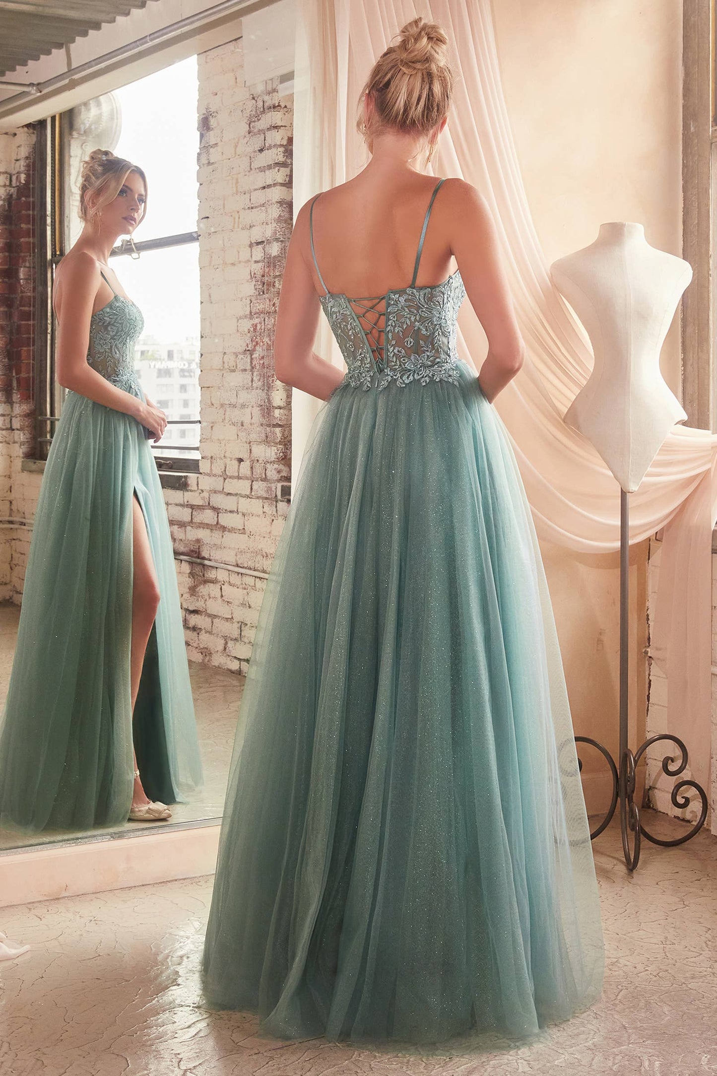 A-LINIENKLEID AUS SPITZE UND MEHRLAGIGEM TÜLL