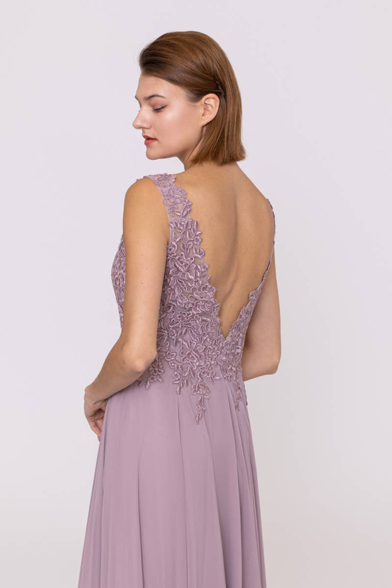 R0268 STRASSE
A-Linien-Kleid mit V-Ausschnitt und Rundhalsausschnitt