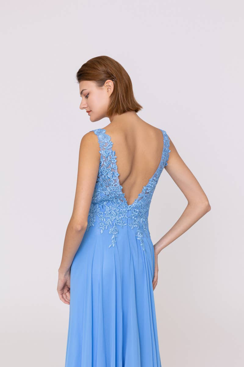 R0268 STRASSE
A-Linien-Kleid mit V-Ausschnitt und Rundhalsausschnitt