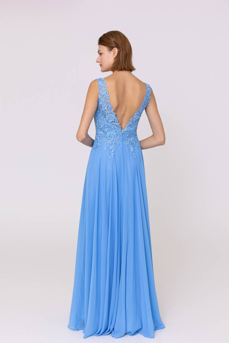 R0268 STRASSE
A-Linien-Kleid mit V-Ausschnitt und Rundhalsausschnitt