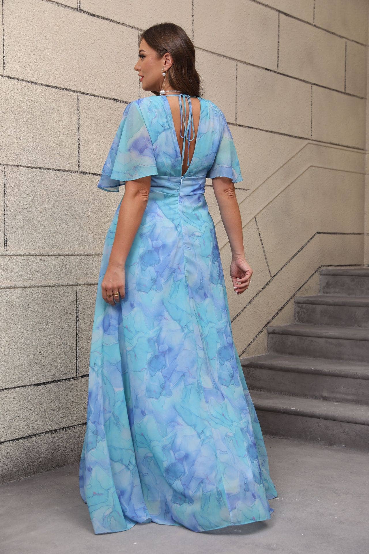 Elegantes und trendiges geblümtes Kleid in großen Größen - 25108