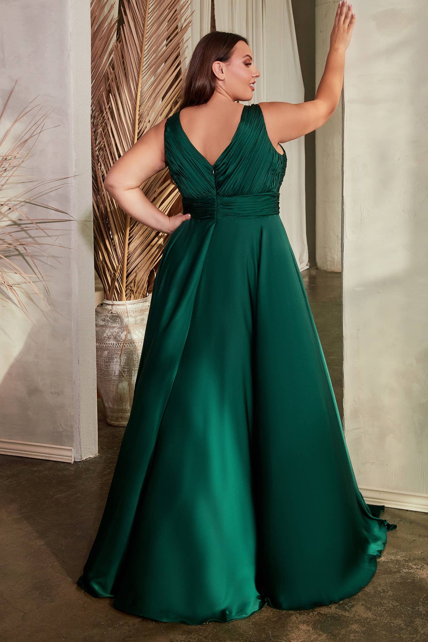 A-LINIENKLEID AUS SATIN MIT SCHLÜSSELLOCH