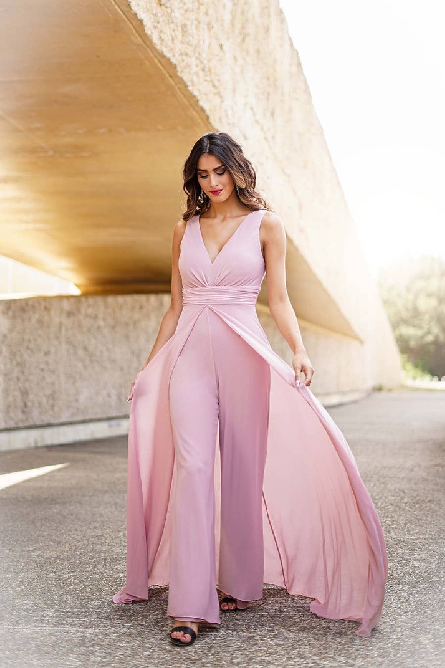 R1451 - Jumpsuitkleid mit tiefem V-Ausschnitt