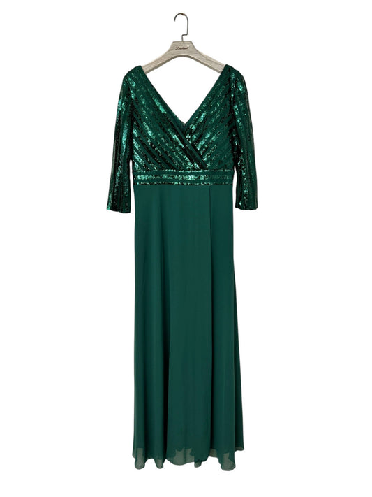 Abendkleid in Übergröße aus Pailletten mit Ärmeln R1896G