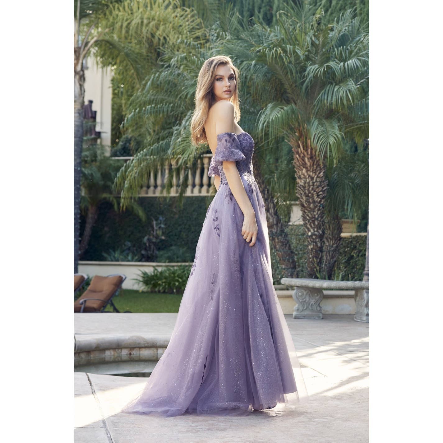Kleid mit abnehmbaren Ärmel
