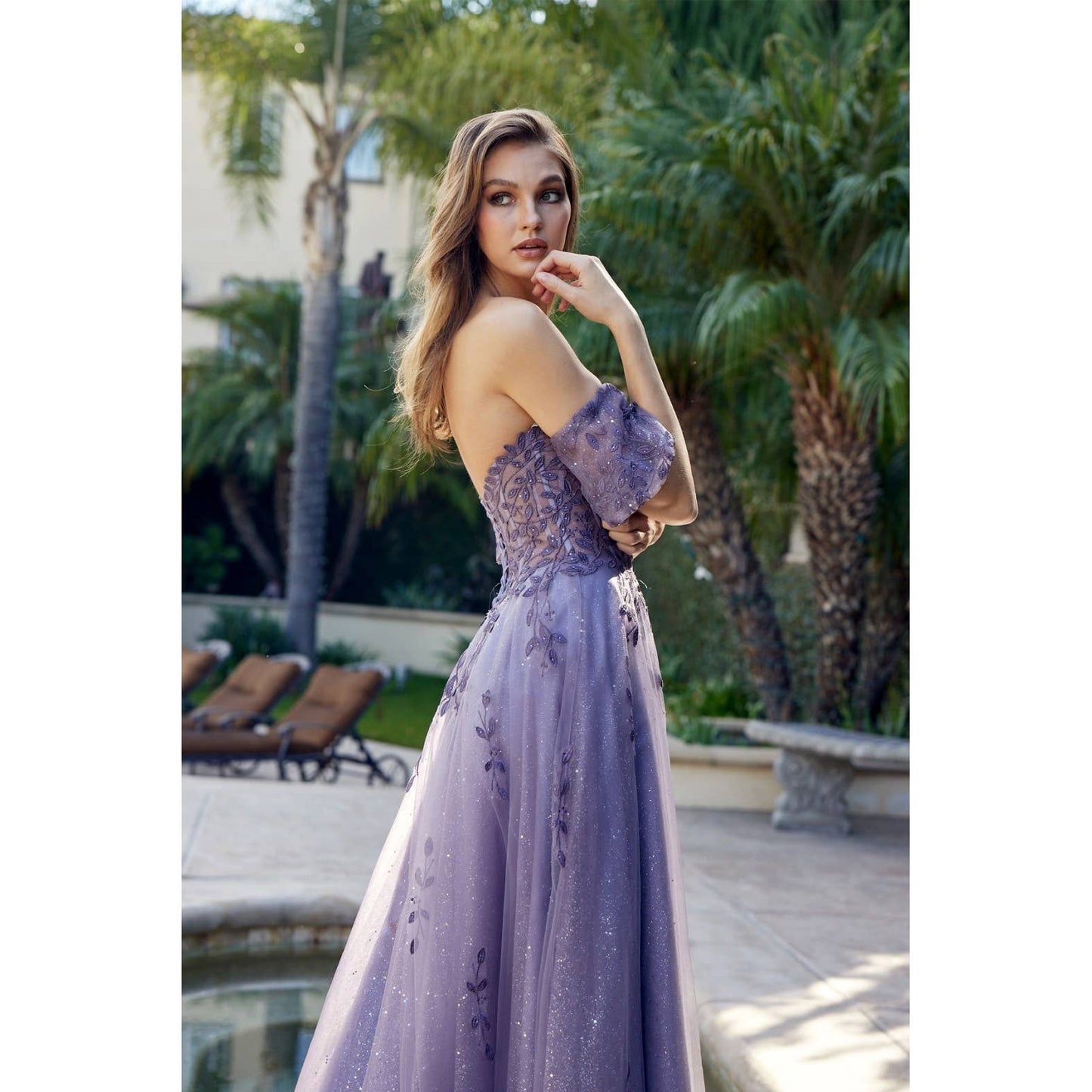 Kleid mit abnehmbaren Ärmel