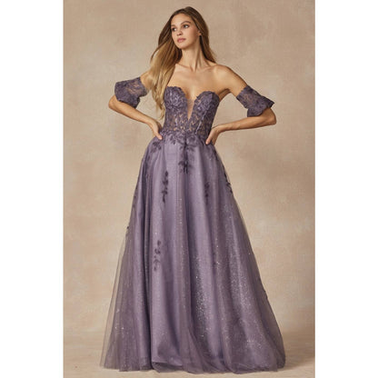 Kleid mit abnehmbaren Ärmel