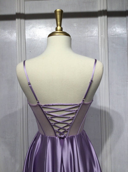 A-LINIENKLEID AUS SATIN MIT BRUSTVERZIERUNG