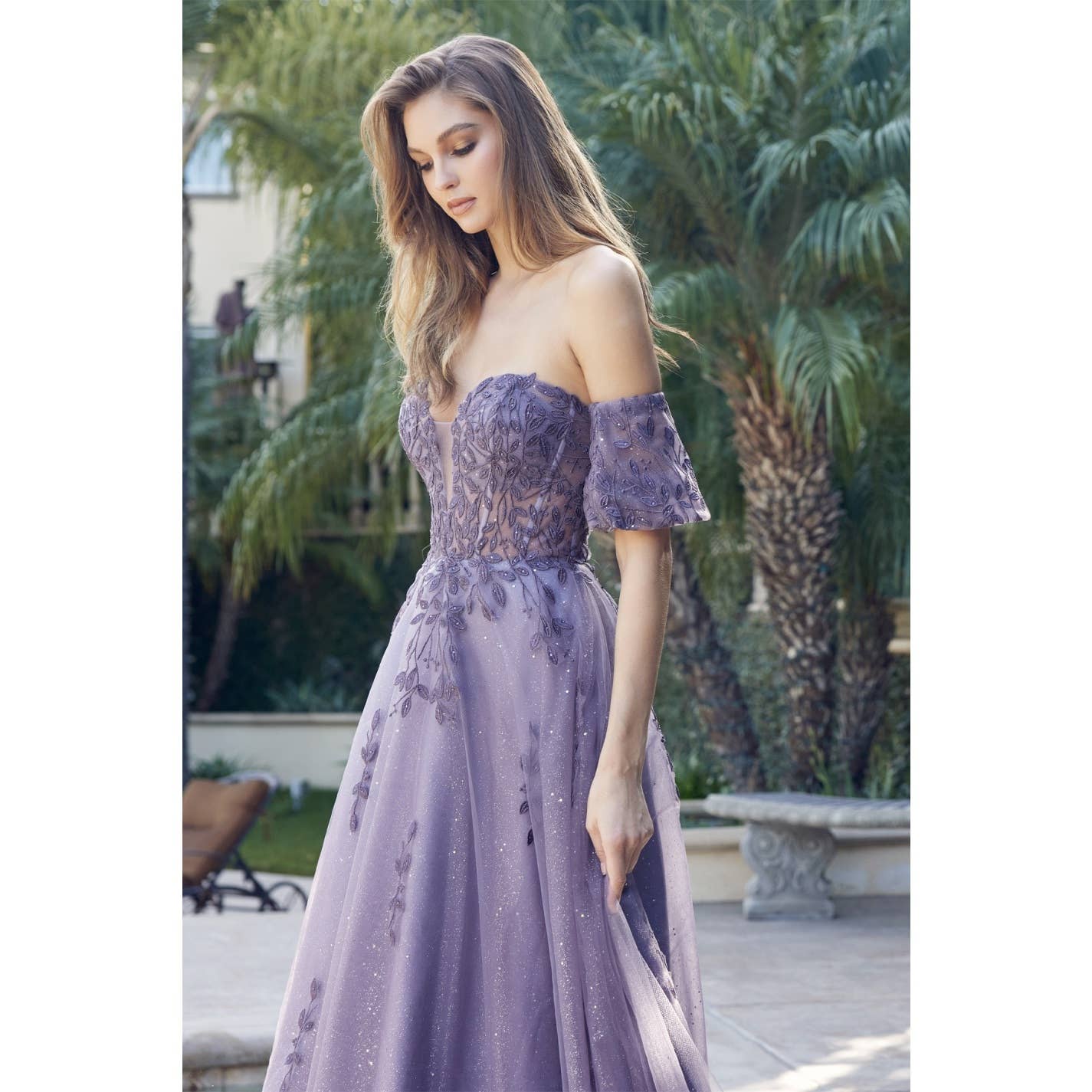 Kleid mit abnehmbaren Ärmel
