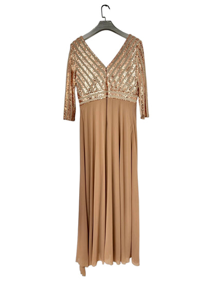 Abendkleid in Übergröße aus Pailletten mit Ärmeln R1896G
