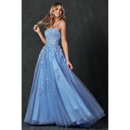 Ballkleid aus Tüll mit Blumenapplikation