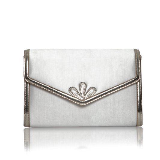 Clover Ivory Satin und Gold Clutch
