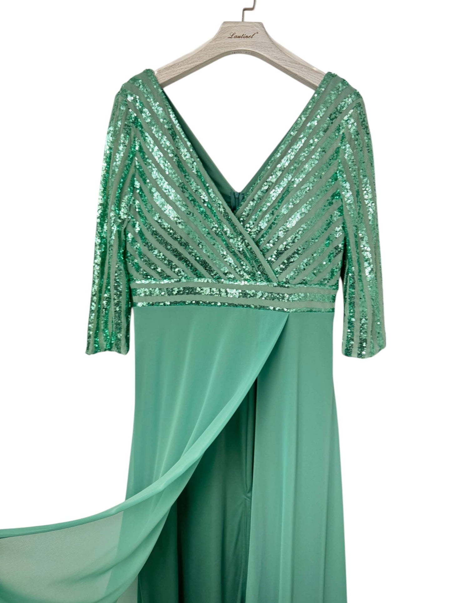 Abendkleid in Übergröße aus Pailletten mit Ärmeln R1896G