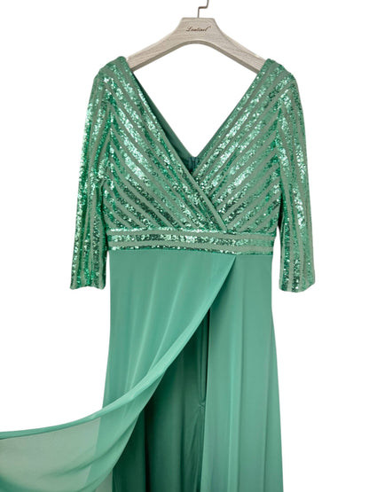 Abendkleid in Übergröße aus Pailletten mit Ärmeln R1896G
