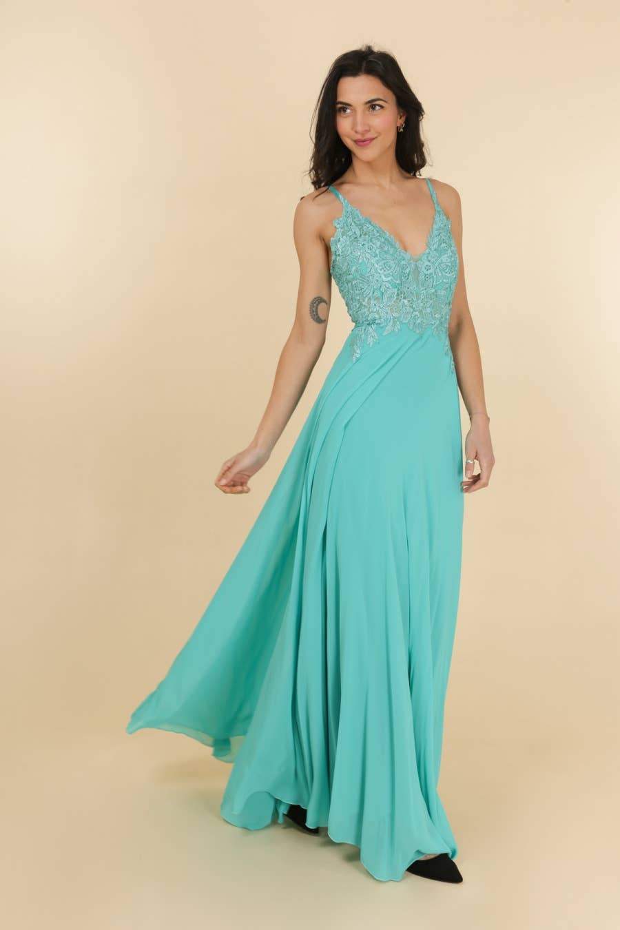 Langes Abendkleid mit Spitze und Riemen R1854