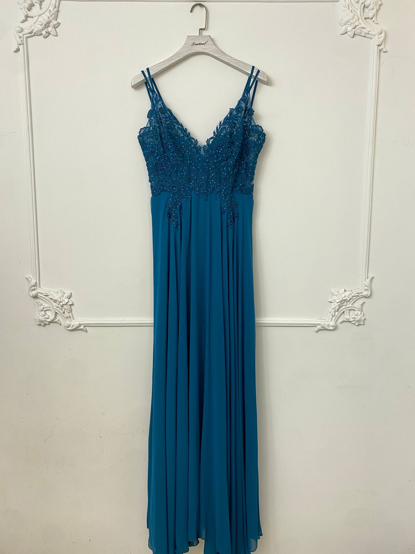 Langes Abendkleid mit Spitze und Riemen R1854